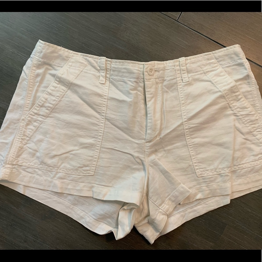 Gap white linen shorts  size 12   3” inseam